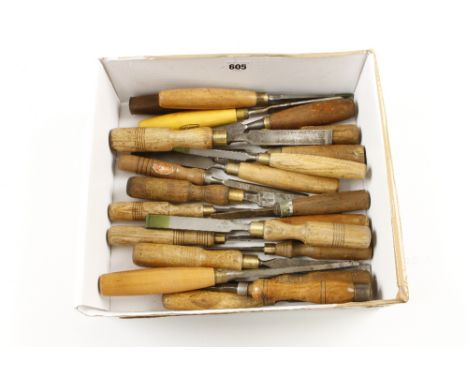 22 carving tools etc G 