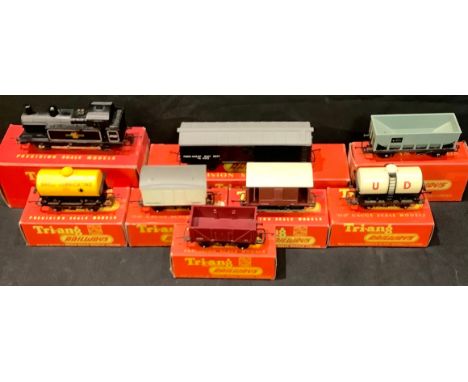 Toys &amp; Juvenalia, Trains - Tri-ang Railways OO Gauge, comprising R.52 0-6-0 Class 3F tank locomotive, B.R. black livery, 