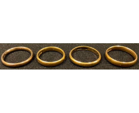 A 22ct gold wedding band, size P, sizes L and Q/R, 13g; a 9ct gold wedding band, size P, 2.8g (4) 