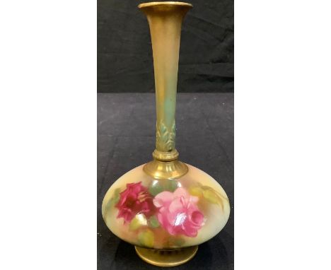 A Royal Worcester bottle vase, painted with roses, date code 1918, 17.5cm high 