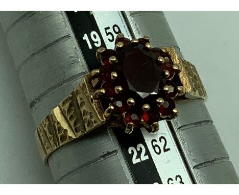 9CT GOLD RING WITH RUBY (SIZE R)