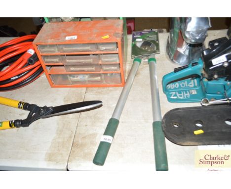 A Spear &amp; Jackson bypass lopper (19)