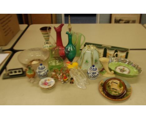 GLASS WARES AND CHINA VARIOUS TO INCLUDE; VASES, 20 PIECE DINNER SET, LAMP SHADE, THREE HAT SHAPED FLOWER HOLDERS ETC..... 