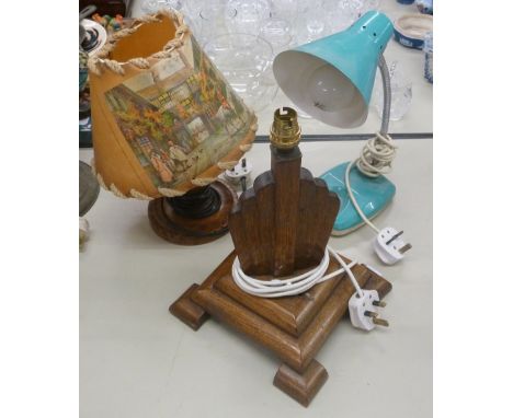 AN ART DECO PERIOD OAK TABLE LAMP, CIRCULAR BASE TABLE LAMP AND A MODERN DESK LAMP (3) 