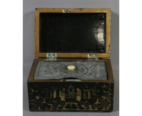 A Victorian chinoiserie lead lined tea caddy.