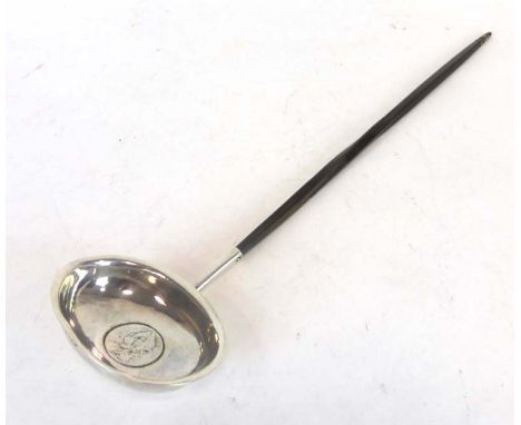 An Edwardian silver toddy ladle with horn handle and inset a George II coin, maker GN RH, Chester 1906, l. 34 cm CONDITION RE