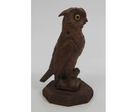 Late 19th / early 20th century Black forest carved lindenwood novelty nut cracker modelled in the form of an owl with pivotin