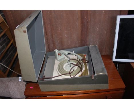 PAM Portable record player 