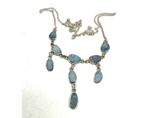 A silver boulder opal set necklace (9g)