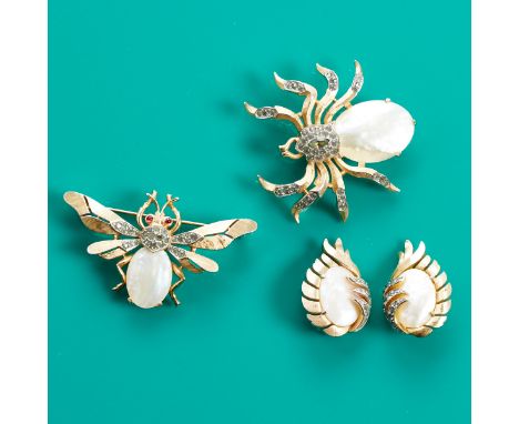 TRIFARI - Vintage Brosche mit Paar OhrclipsTRIFARI - Vintage Brosche als Spinne TRIFARI - Vintage Brosche als Hummel Trifari,