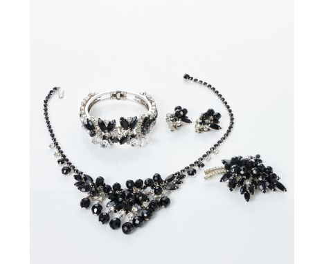 JULIANA - Schwarzes Vintage Strass-Setwohl Collier, Armreif, Brosche und Paar Ohrringe (4 Teile) Juliana (DeLizza &amp; Elste