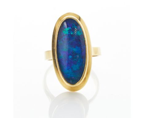 Opalring750/- Gelbgold, gestemp. Gew.: 8,1 g. 1 Opal-Driblette in Grün und Blau (2,3 x 1 cm). Ringgr. 54. Sehr guter Zustand.
