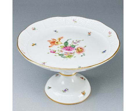 1 Tazza - Osier Bouquet (BHR)Herender Porzellanfabrik, Herend 1960-1970er Jahre. Porzellan, weiß, glasiert. Polychrom bemalt.
