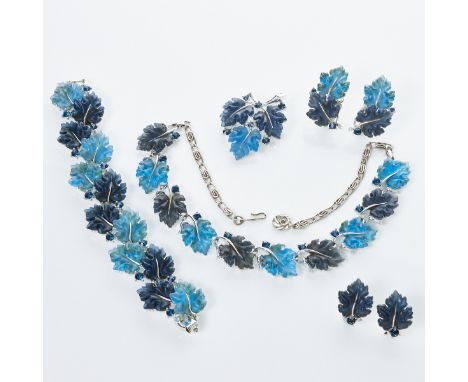LISNER - Vintage-Parure in blau-grauem Blattwerk (5 Stück)Collier, Armband, Brosche und zwei Paar Ohrclips. Liesner, New York