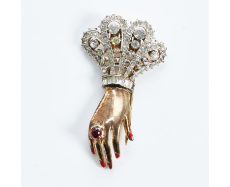 TRIFARI Alfred Philippe - Vintage Hand-Brosche / Pin mit rotem Stein, Emaille und StrassTrifari, New York; Um 1939-1950. 925/