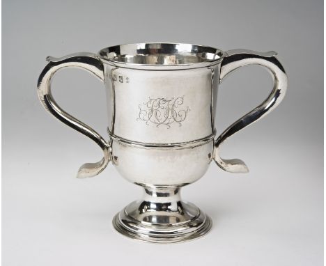 GEORGE III SILVER CUPJOHN LANGLANDS &amp; JOHN ROBERTSON,&nbsp; NEWCASTLE 1784with twin s-scroll handles and raised on a spre