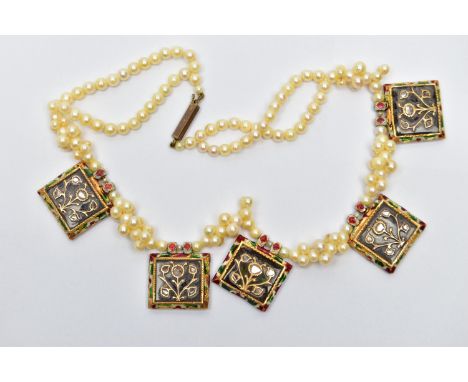 AN INDIAN YELLOW METAL DIAMOND AND ENAMEL CULTURED PEARL NECKLACE, the front designed as a series of five rectangular filled 