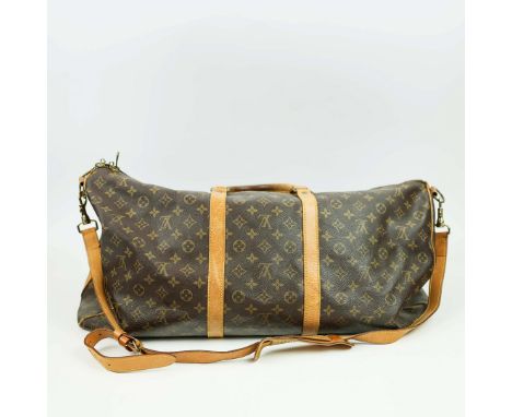 LOUIS VUITTON KEEPALL 60. monogram coated canvas with vacchetta leather handles, trims, name tag, handle keeper and removable