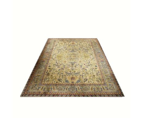 HERIZ DESIGN CARPET. 233cm x 167cm.