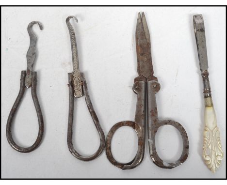 A group of 19th century travelling metamorphic folding vanity items to include scissors, button hook etc. Please see images.&