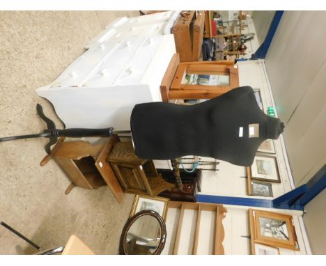 DRESSMAKER’S MANNEQUIN ON STAND