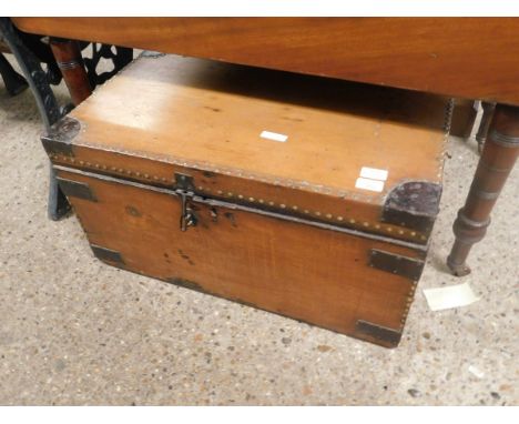 WOODEN VINTAGE TRAVELLING TRUNK, WIDTH 68CM