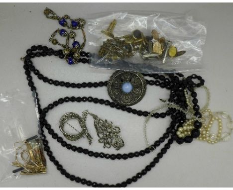 Assorted vintage jewellery including marcasite, necklaces, etc.