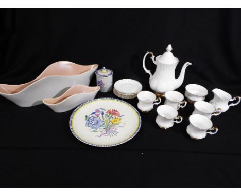 A four place Royal Albert coffee set in the Val D'or pattern with an extra cup and two extra saucers also included in the lot