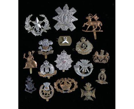 Selection of British army badges including, The Border Regiment, The Welsh Regiment, The Queens Regiment, 21st Battalion Lond