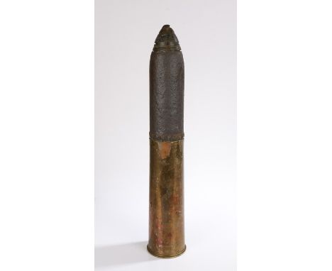 First World War British 18 pdr projectile and fuse, with case dated 1918, inert