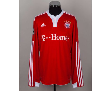 Frank Ribery red and white No.7 Bayern Munich long-sleeved shirt, Adidas, XL, with crew-neck collar and embroidered badge ins