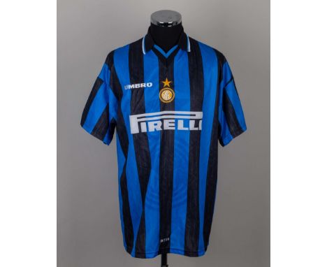 Aron Winter blue and black No.8 Inter Milan short-sleeved shirt, Umbro, XL, with v-neck collar and embroidered badge inscribe