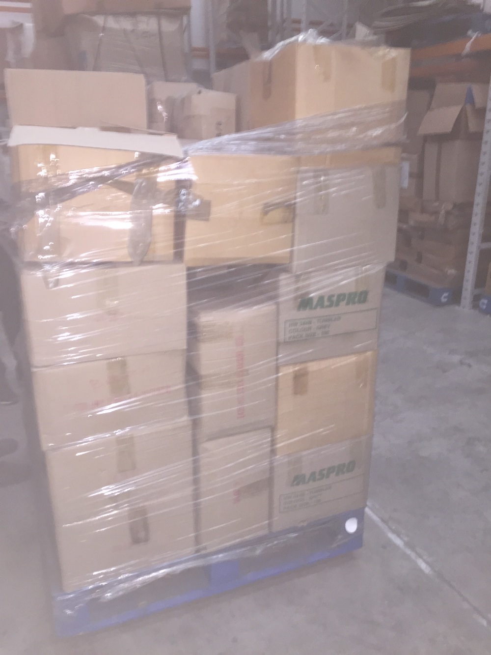 approx) 7 ( 681 6log( ) hoover of pallet bags 50 mixed  approx.  boxes