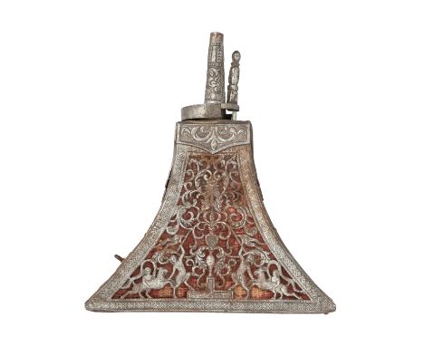 ‡ A TRIANGULAR MUSKETEER'S POWDER-FLASK IN ITALIAN 16TH CENTURY STYLE, 19TH CENTURY with velvet-covered wooden body, applied 