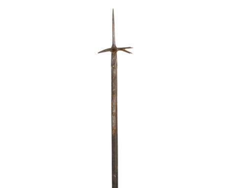 ‡ A LUCERNE HAMMER IN 17TH CENTURY STYLE, 19TH CENTURY with terminal spike of diamond-section, four-pronged hammer head, rear