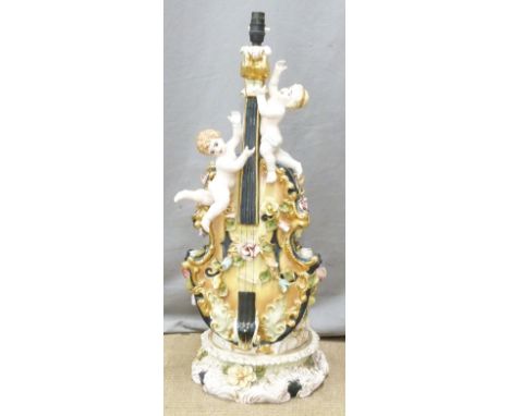 Capodimonte large lamp in the form of a violin decorated with cherubs / putti, height 75cm