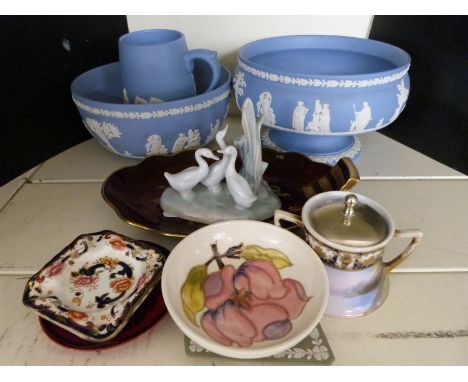 Wedgwood Jasperware pedestal bowls, Carltonware dish, Nao, Moorcroft pedestal dish in Magnolia pattern, Doulton flambé pin di