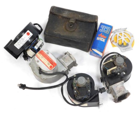 A group of automobile parts, spark plugs, parts, etc. (a quantity) 