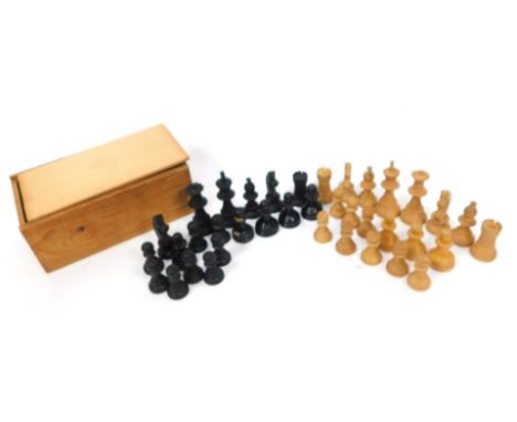 A Staunton type wooden chess set, the knights 8cm high.  (boxed)