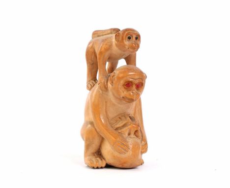 Asian wooden netsuke of 2 monkeys 6.5 cm high