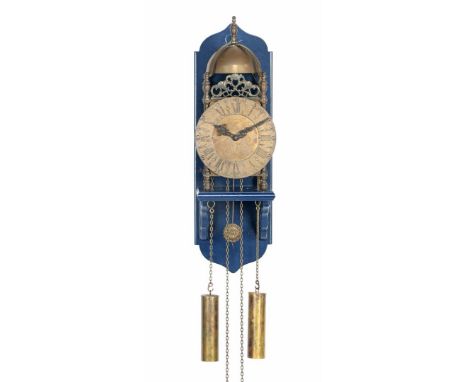 John Smith brass lantern clock with engraved decor on the front and sides 37 cm high, in wooden blue lacquered chair 55 cm hi