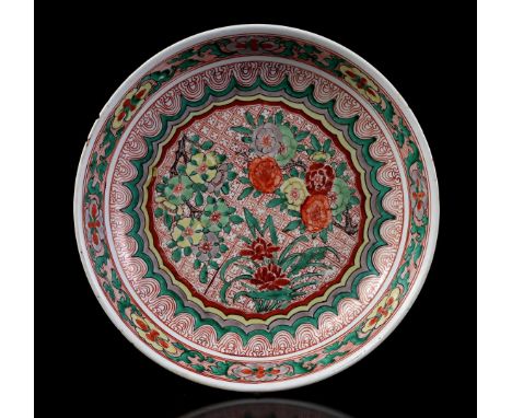 Chinese porcelain Famille verte dish, Kangxi period, 27.5 cm diameter (edge chips). Provenance collection Castle Frymerson in