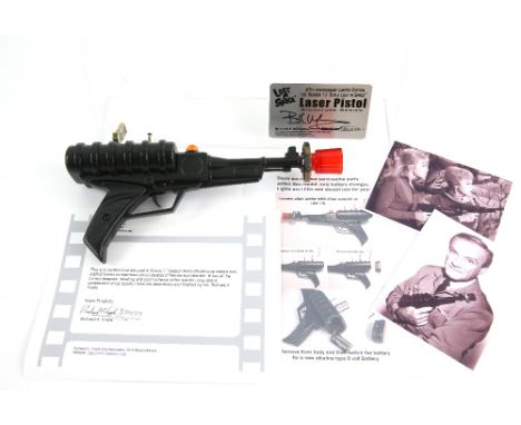 Lost In Space - Replica Limited Edition 1:1 Pistol based on the prop from Season 1. With display base and certificate from Ri