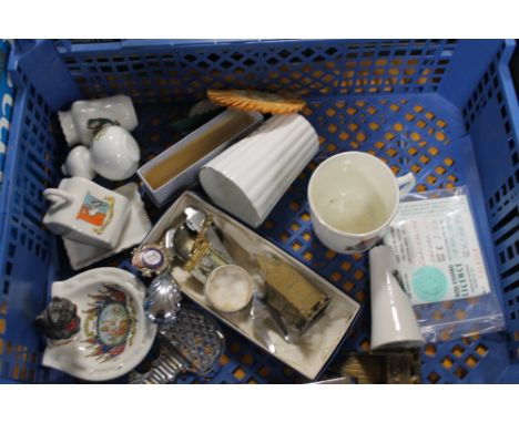 A TRAY OF ASSORTED COMMEMORATIVE WARE, CRESTED WARE, ETC 