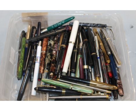 A TRAY OF ASSORTED PENS