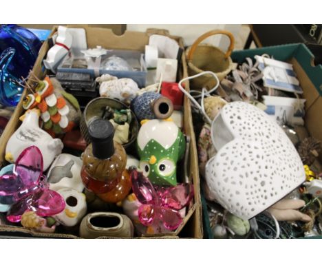 TWO TRAYS OF ASSORTED ORNAMENTS AND HOUSEHOLD ITEMS TO INCLUDE A TWINNINGS TEAPOT SET, HEART SHAPED LAMP, ETC  