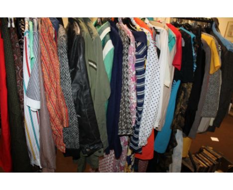 A LARGE QUANTITY OF LADIES VINTAGE AND VINTAGE STYLE CLOTHING TO INCLUDE JACKETS, DENIM SHORTS, ETC
