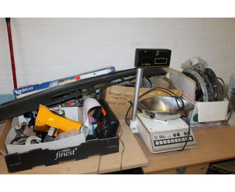 A QUANTITY OF ASSORTED TOOLS, ETC TO INCLUDE A SET OF SCALES