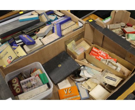 A TRAY OF ASSORTED WATCH PARTS TO INCLUDE SPRINGS, ETC 