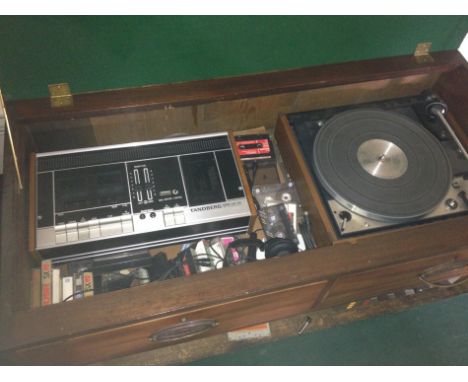 Hifi separates inc. Philips CD620, Tandberg Series TCD300 cassette player, Dual 1229 turntable, Quad 405 power amplifier, Qua